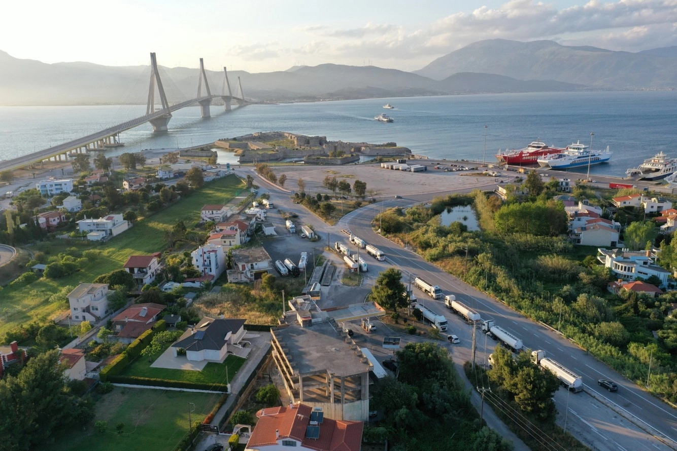 Aktaio Luxury Residences — image 1